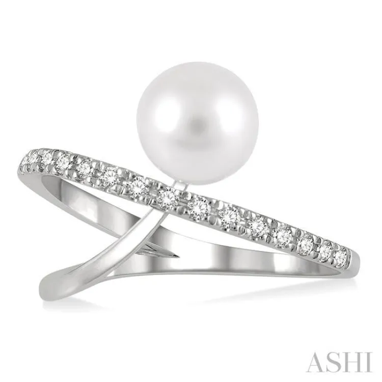 1/6 ctw Split Heart Shape Shank 7X7MM Cultured Pearl and Round Cut Diamond Ring in 14K White Gold