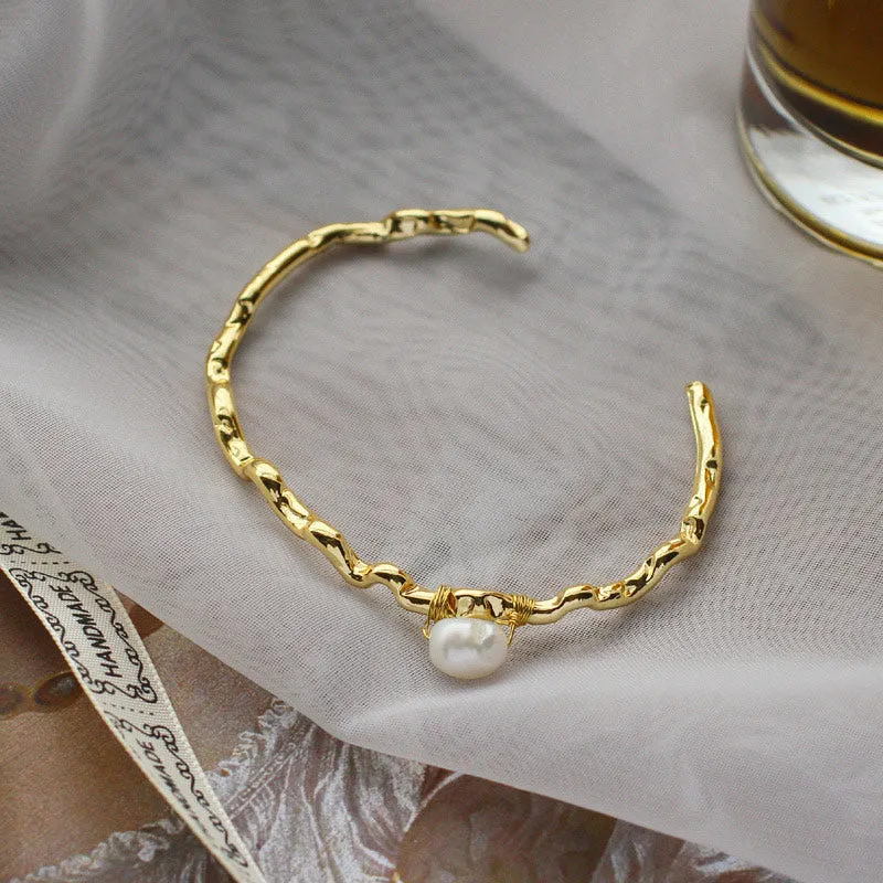 Baroque pearl gentle and simple ladies bracelet