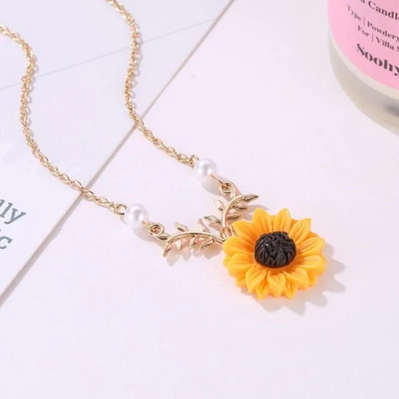 Creative Sunflower Pendant Necklace Vintage Fashion Jewelry Necklaces for Women