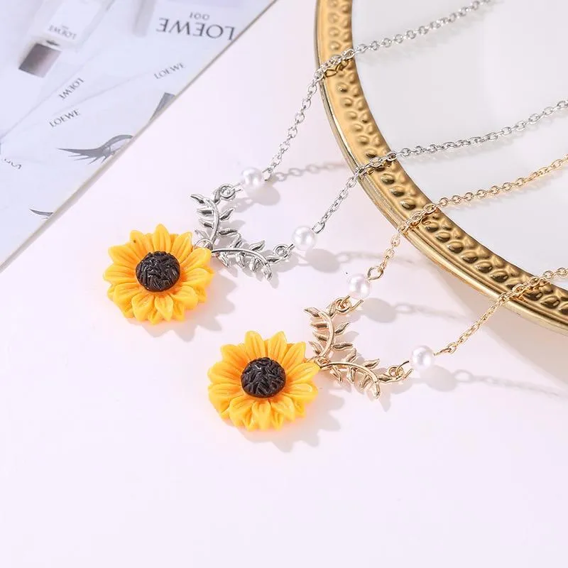 Creative Sunflower Pendant Necklace Vintage Fashion Jewelry Necklaces for Women