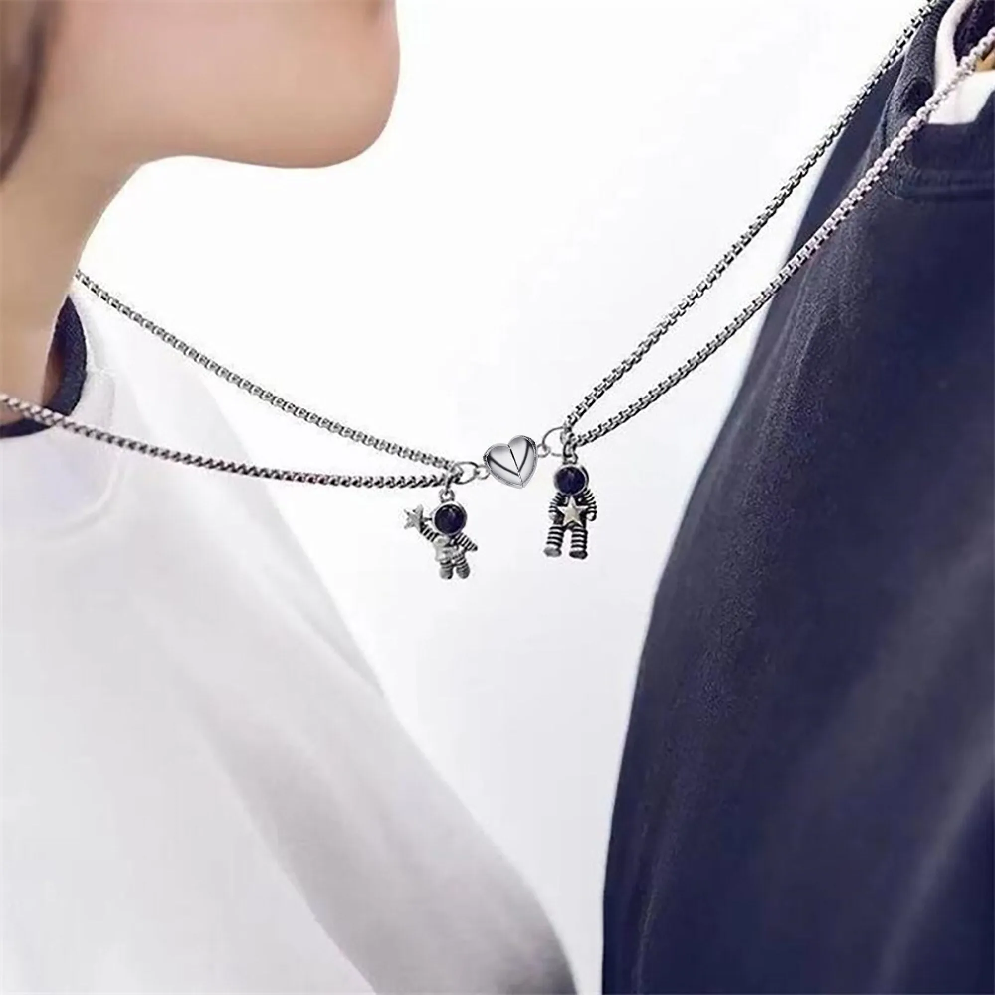 Customizable photo Creative Astronaut Pendant Couple Projection Necklace