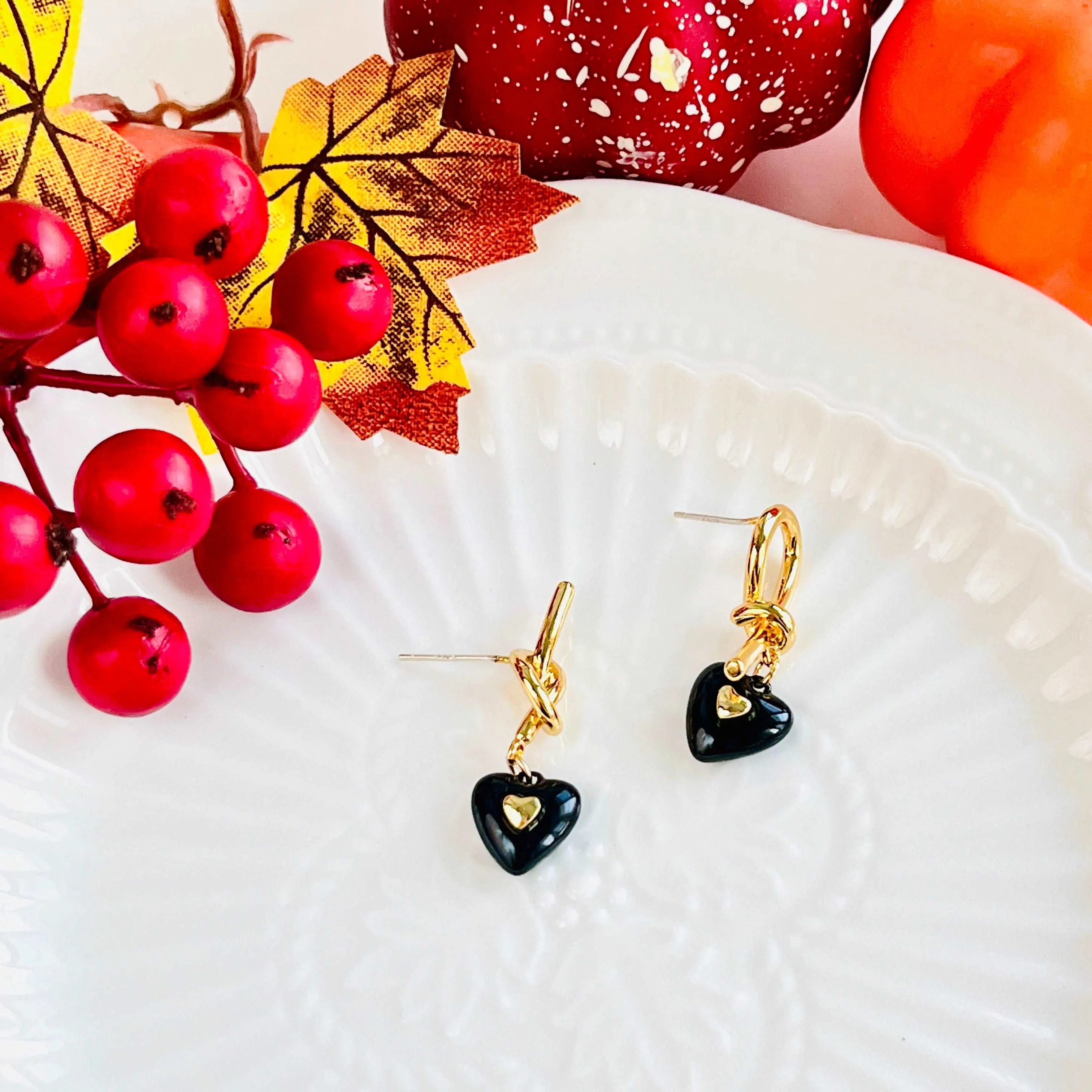 Elegant Black Heart Earrings