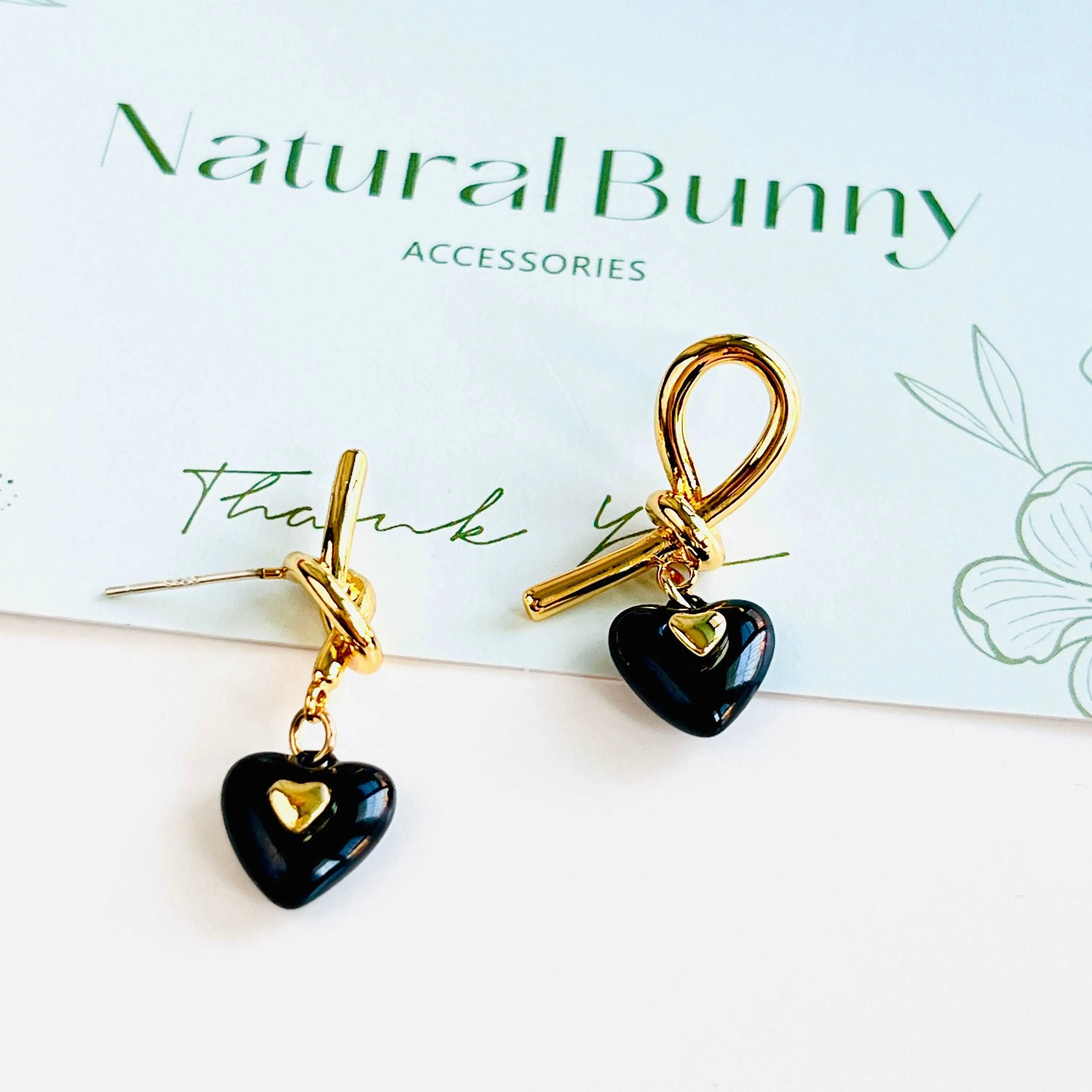 Elegant Black Heart Earrings