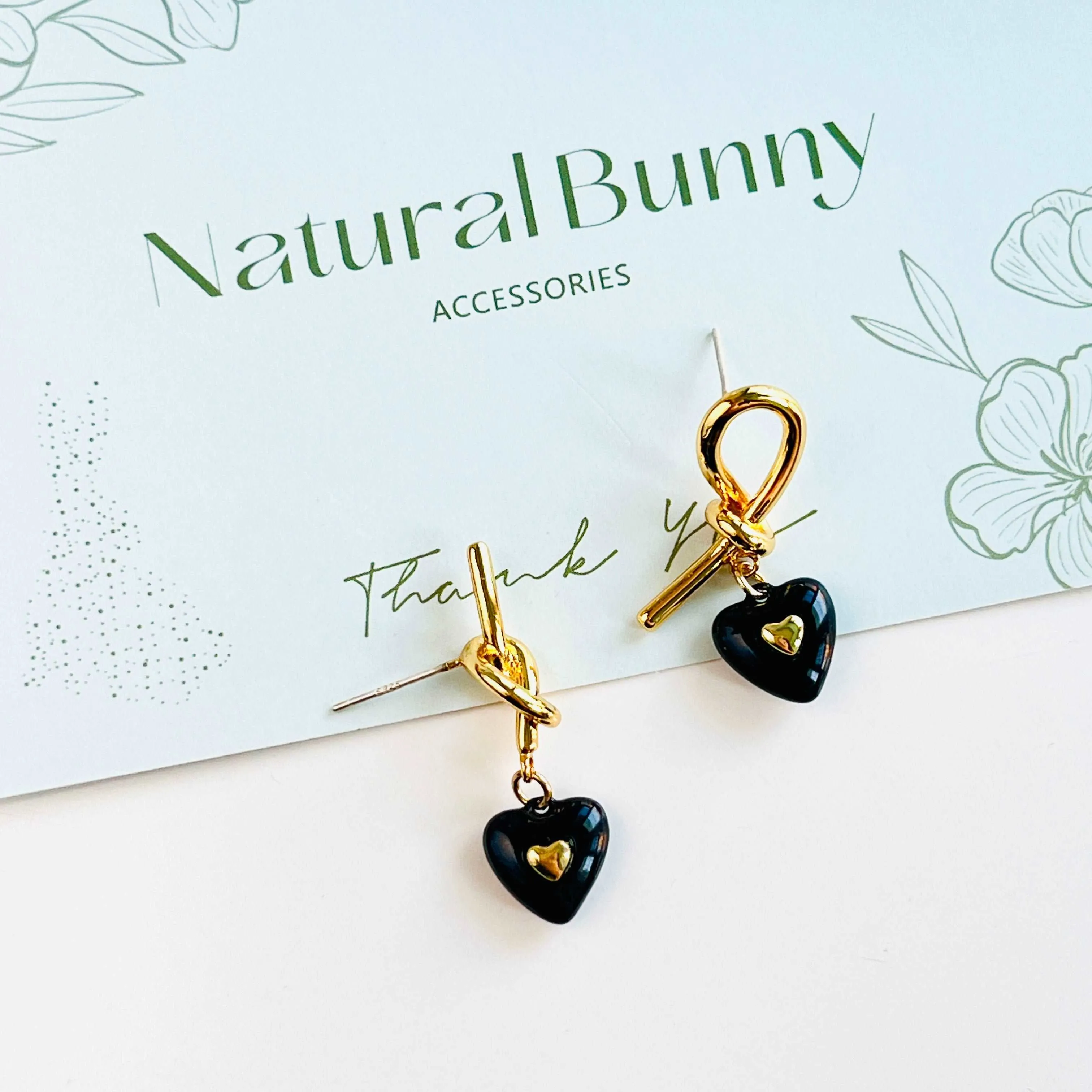 Elegant Black Heart Earrings