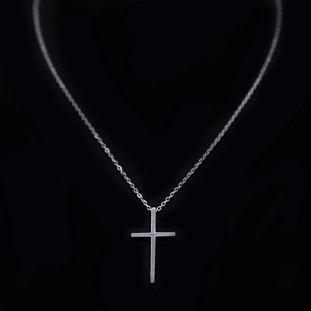 Ferdi Crucifix Pendant with Link Chain