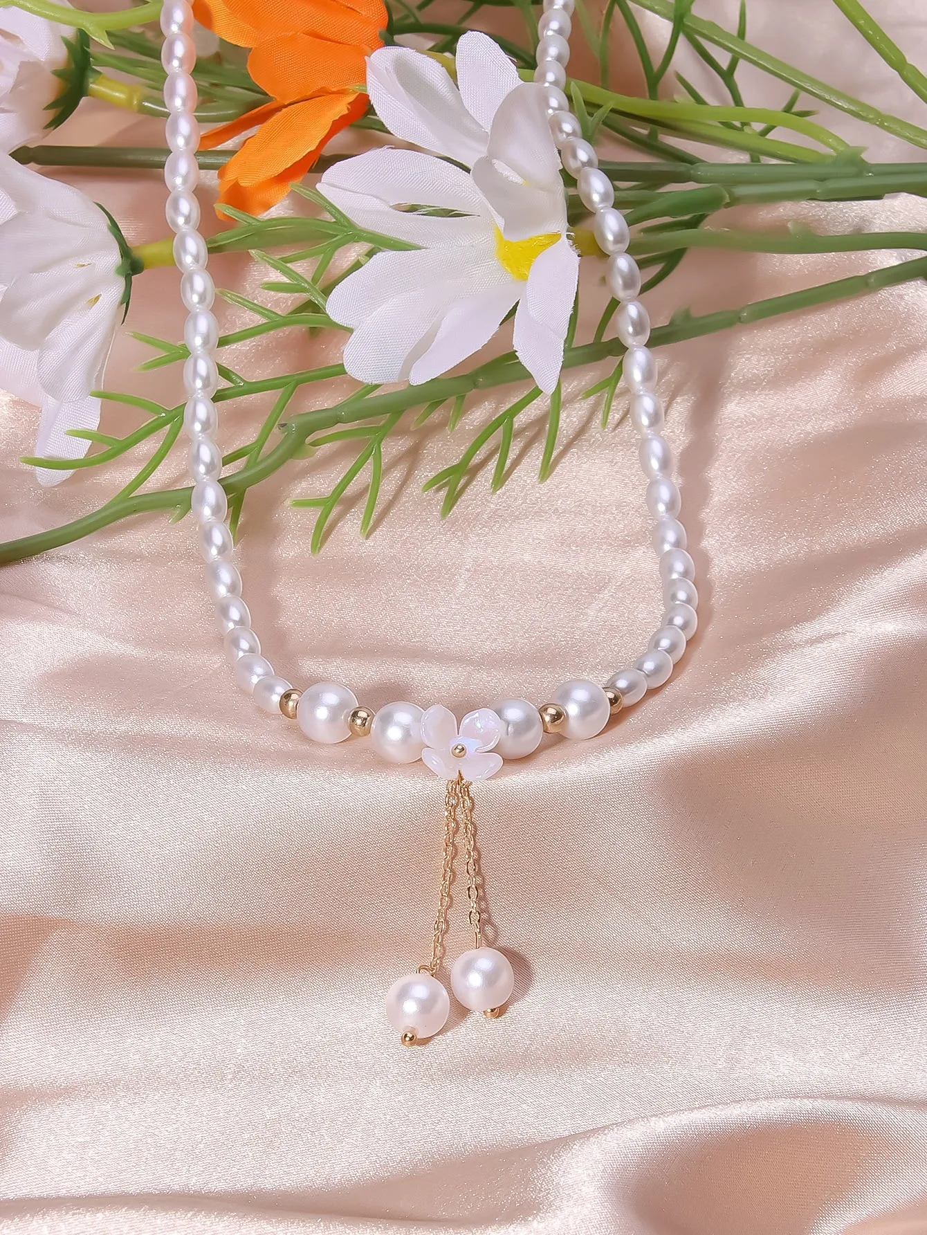 Flower & Faux Pearl Charm Necklace Creative Necklace for Women Fashion Jewelry