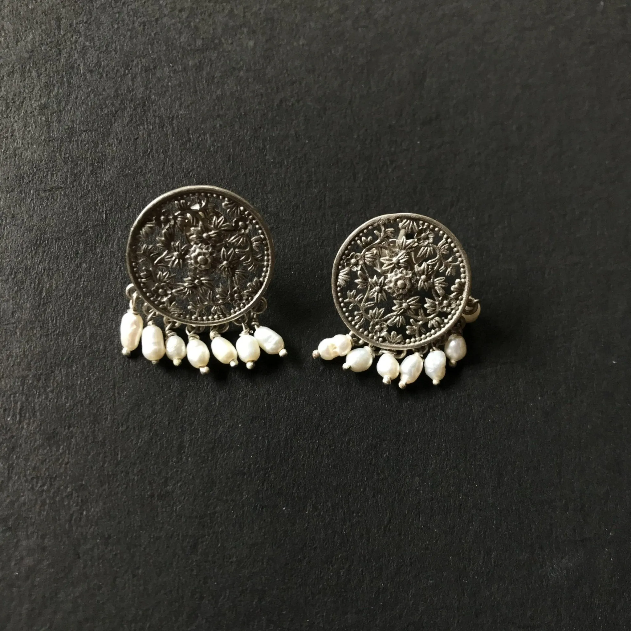 Gulistaan Jaali  Studs