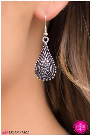 Paparazzi Earring ~ Beauty Queen - Silver