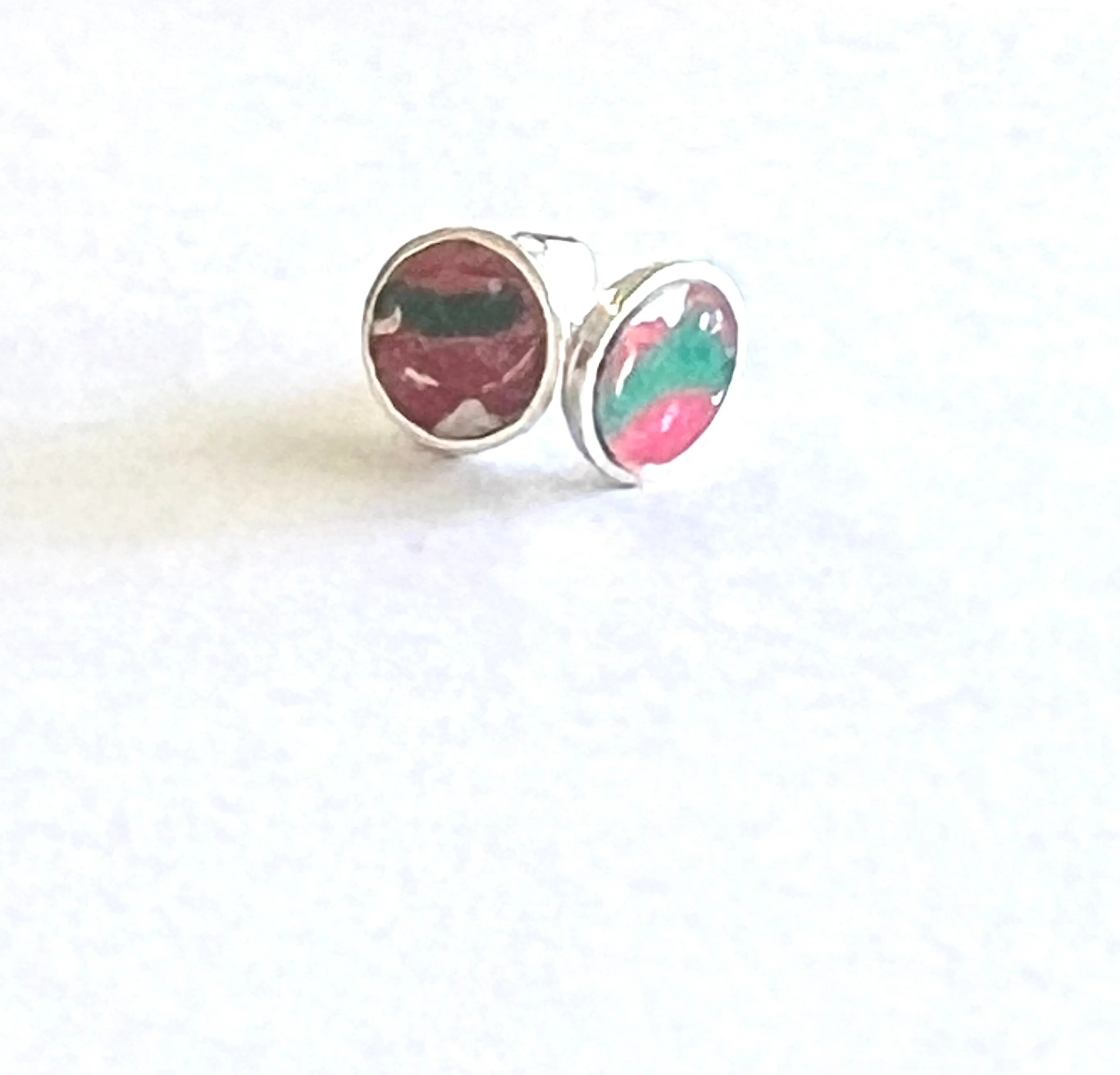 Red / Green Sterling silver and anodised aluminium stud Earrings