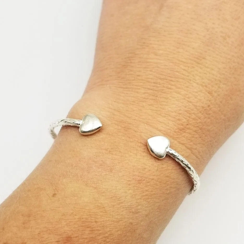 Small Diamond Pattern Cuff with Heart Ends