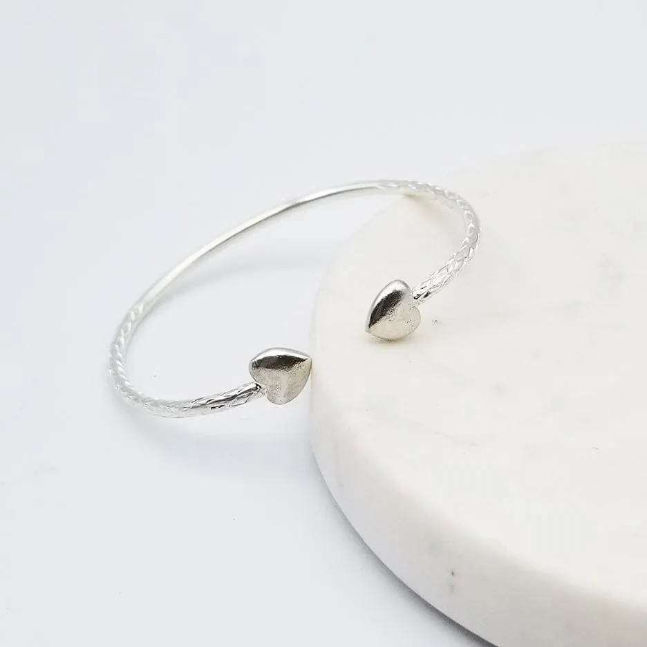 Small Diamond Pattern Cuff with Heart Ends