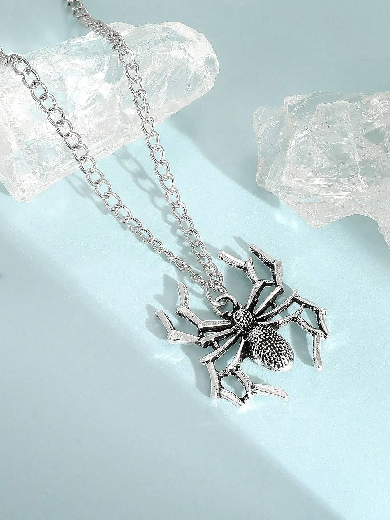 Spider Pendant Necklace Creative Necklace for Women Fashion Jewelry