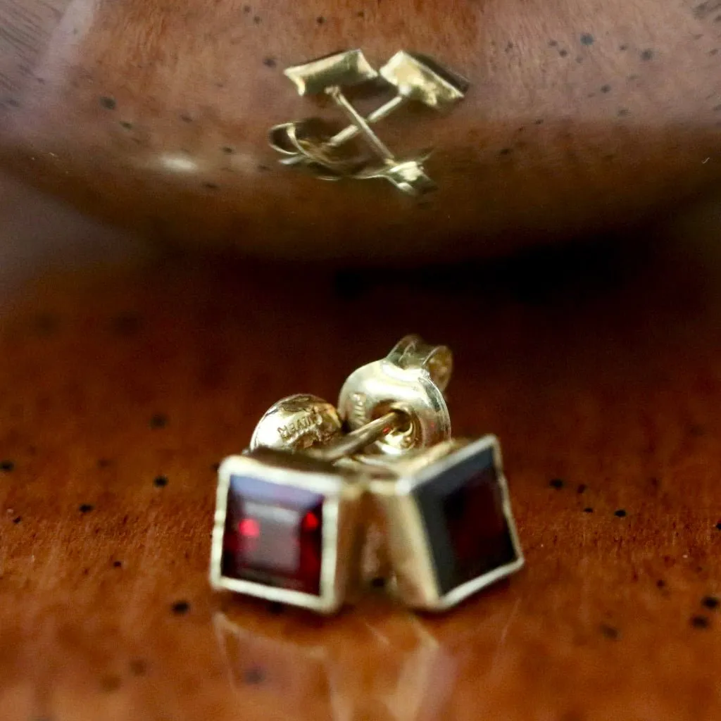 Square Stud Garnet Earrings