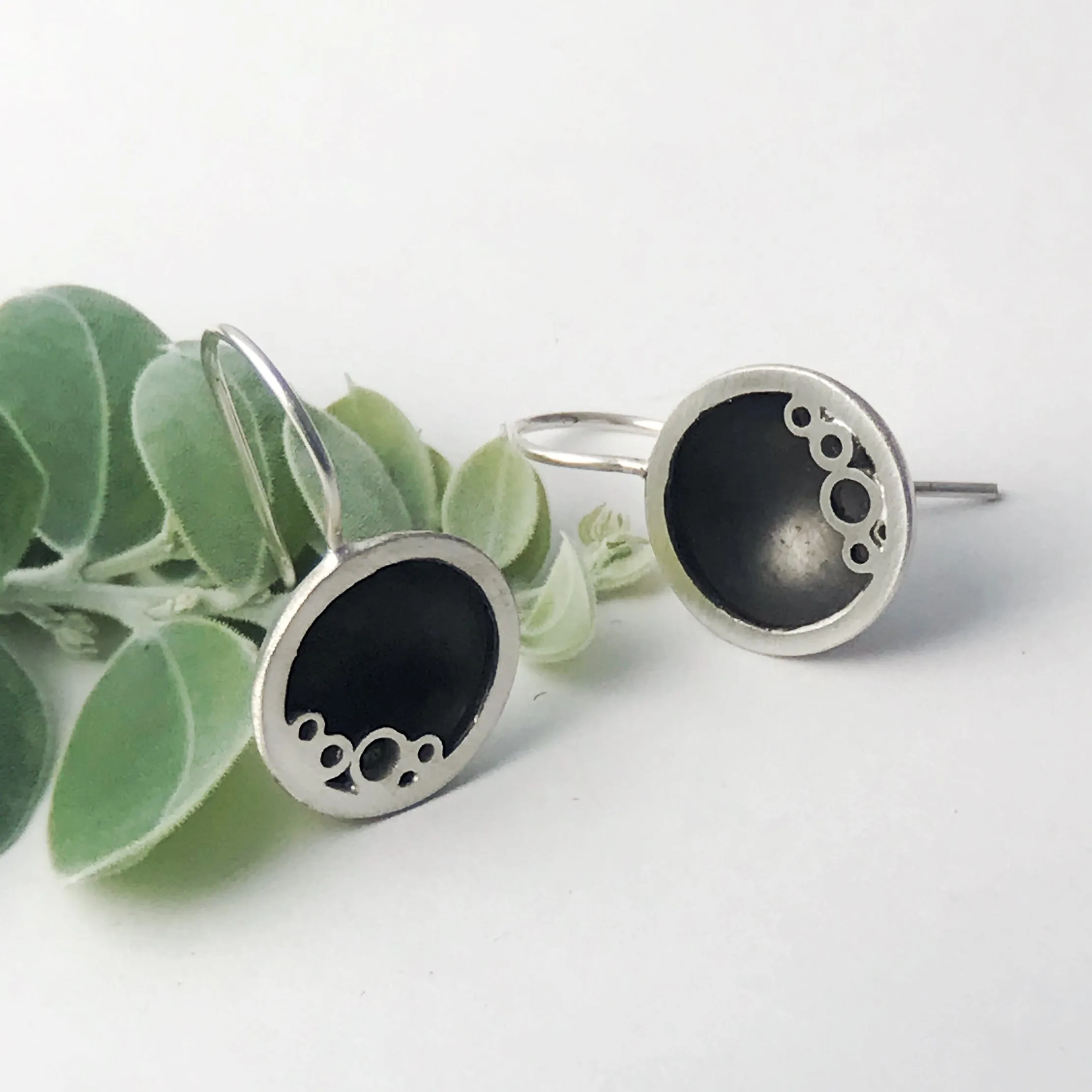 Sterling silver round black ring drop earrings