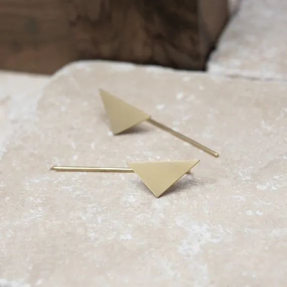 Triangular statement earrings N°8 in gold plated silver